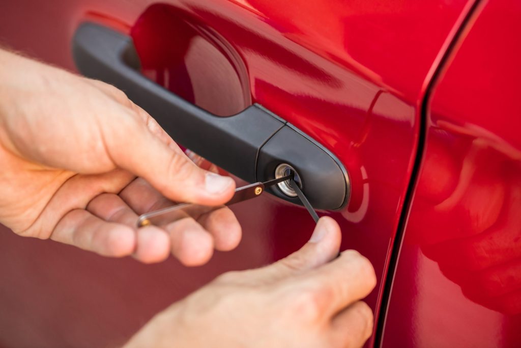 Fast Roadside Assistance from a 24/7 car locksmith in Leicester